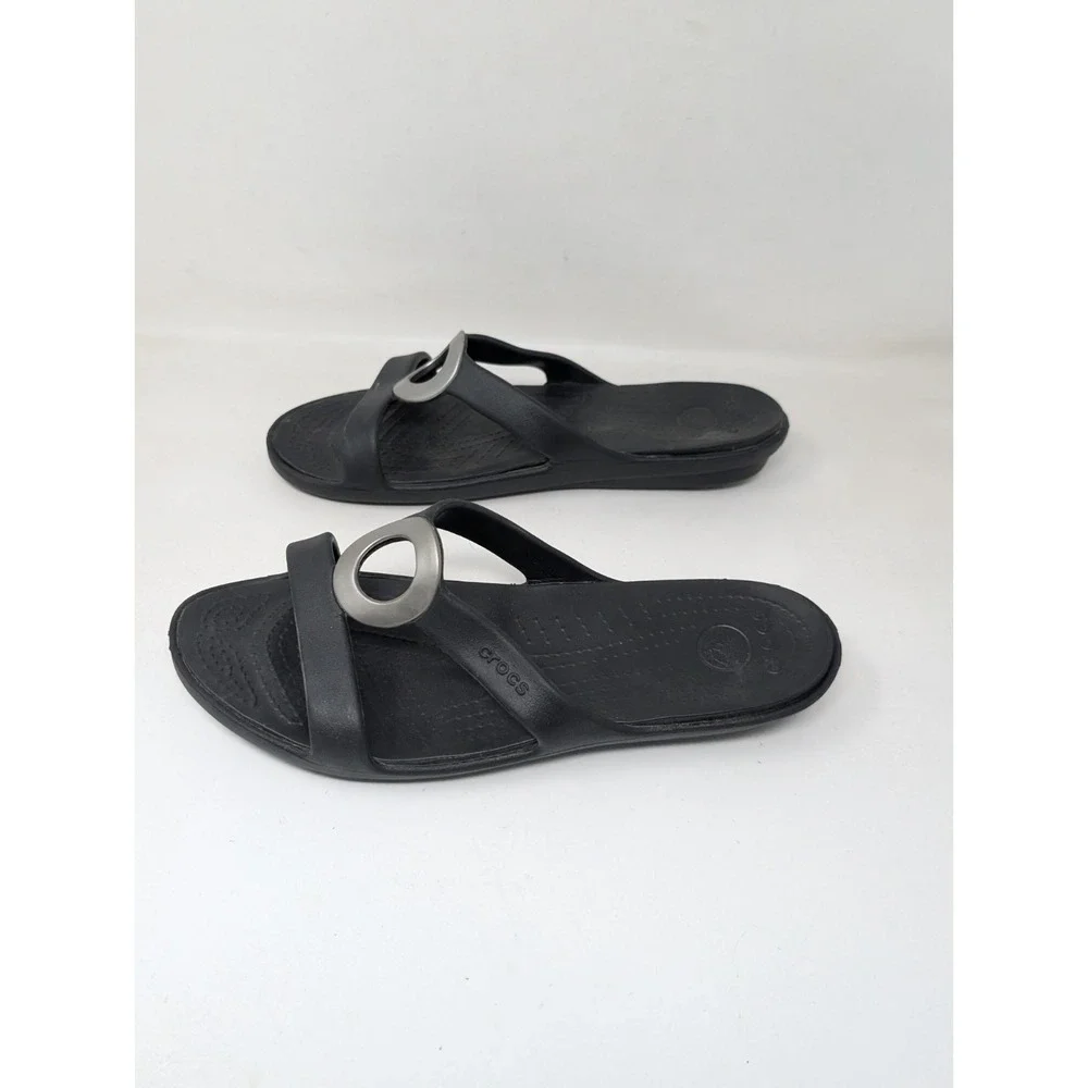 Crocs Sanrah‎ Women's Size 11 Beveled Silver Circle Black Slide Sandals Strappy